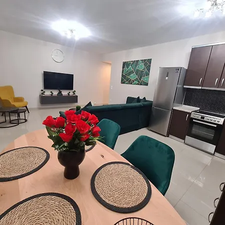 Lirtzis Luxury דירה